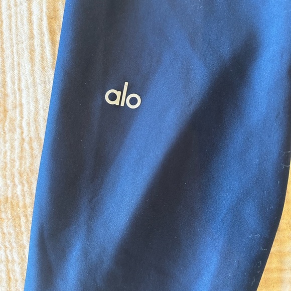 Alo Navy 7/8 Leggings - Picture 8 of 8
